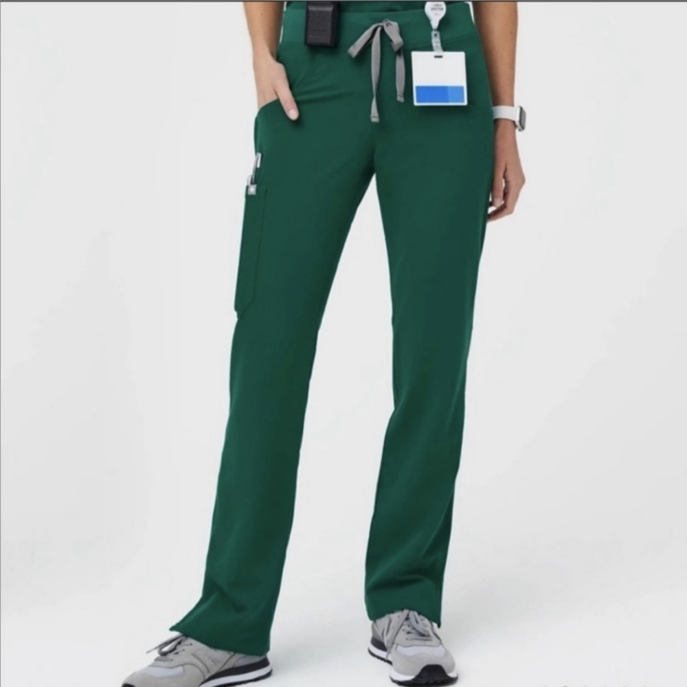 Figs Kade Hunter Green scrub pants, size M/T